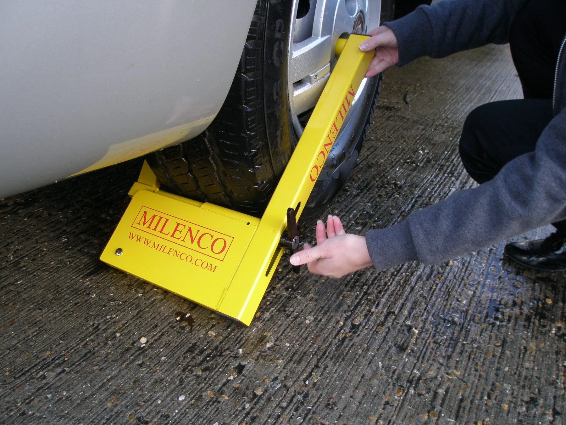 Milenco Compact Wheelclamp - Image 5